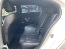 2018 梅赛德斯 - 奔驰A级A200 1.3 (一个) CBU 注册 2019 47K KM 全方位服务 UW25
