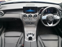 2020 MERCEDES-BENZ C-CLASS C200 AMG 2.0 Facelift Baharu TAHUN DIBUAT 2020 OWNER Wanita Perbatuan Sangat Sangat Rendah 9022 km Sahaja Wrnty 11.2024