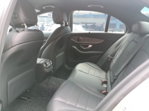 2020 MERCEDES-BENZ C-CLASS C200 AMG 2.0 Facelift Baharu TAHUN DIBUAT 2020 OWNER Wanita Perbatuan Sangat Sangat Rendah 9022 km Sahaja Wrnty 11.2024