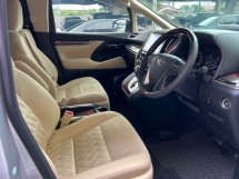 2015 丰田ALPHARD 2015 丰田星宿 2.5 电压规格 7 座椅 JBL 系统电源启动 (一个) 注册 2018