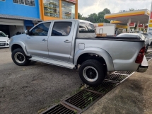 2011 TOYOTA HILUX 2.5cc 4X4 DOUBLE CAB (CKD) REGISTER 2011