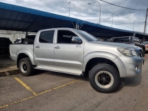 2011 TOYOTA HILUX 2.5cc 4X4 DOUBLE CAB (CKD) REGISTER 2011