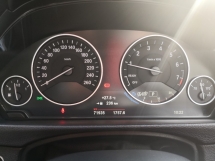 2016 宝马 3 318i 系列 1.5 涡轮增压年份 2016 仅完成 71000KM 全方位服务 AUTO BAVARIA (( 2 YRS保修 ))