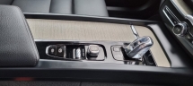 2018 沃尔沃 XC60 T8 混合动力 2.0cc (电池寿命 05/2026)地理信息系统 2018