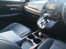 2018 HONDA CR-V 1.5 TC 涡轮两轮驱动 ((( 自由 1 一年保修 ))) 一年取得 2018 全方位服务 KAH MOTOR 仅限 77,000 公里