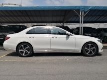 2019 MERCEDES-BENZ E-CLASS E200 CKD Gaya Sukan Tempatan Avantgarde 197BHP 71000 km Perkhidmatan Penuh HAP SENG (( percuma 2 thn Waranti ))