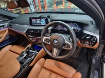 2017 宝马 5 530i 系列 2.0 M-运动G30 (CBU) (自由 2 YWRTY) 注册2017