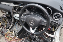 MERCEDES W205 HALF CUT SPARE PARTS Half-cut 