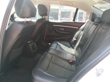 2017 BMW 3 SERIES 318i 1.5 TURBO Luxury YEAR MADE 2017 Mil 85k km Full Service Ingress Auto (( FREE 2 YRS WARRANTY ))