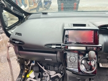 TOYOTA WISH ZGE20 HALF CUT 2.0 Half-cut 