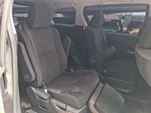 2013 TOYOTA ESTIMA 2013 Toyota Estima 2.4 (A) Aeras Berdaftar 2015 facelift 