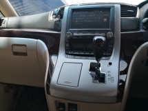 2012 TOYOTA VELLFIRE 2.4 V 规格 制造年份 2012 全新 Facelift Elec 记忆座椅家庭影院 Bodykit (( 2 年度保修 ))
