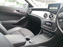 2015 MERCEDES-BENZ GLA GLA200 CBU TAHUN DIBUAT 2015 Pengangkutan Kitaran Servis Penuh 84k km Sahaja (( PERCUMA 2 JAMINAN TAHUN ))