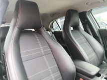 2015 MERCEDES-BENZ GLA GLA200 CBU TAHUN DIBUAT 2015 Pengangkutan Kitaran Servis Penuh 84k km Sahaja (( PERCUMA 2 JAMINAN TAHUN ))