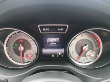2015 MERCEDES-BENZ GLA GLA200 CBU TAHUN DIBUAT 2015 Pengangkutan Kitaran Servis Penuh 84k km Sahaja (( PERCUMA 2 JAMINAN TAHUN ))