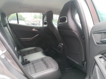 2015 MERCEDES-BENZ GLA GLA200 CBU TAHUN DIBUAT 2015 Pengangkutan Kitaran Servis Penuh 84k km Sahaja (( PERCUMA 2 JAMINAN TAHUN ))