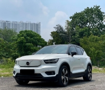 2023 VOLVO XC40 RECHARGE R8 / UNDER WARRANTY / LOW MILEAGE /TIPTOP