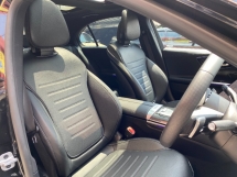 2023 MERCEDES-BENZ C-CLASS C300 2.0 Rekod Perkhidmatan Penuh AMG CKD 15K KM UW2027