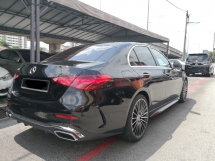 2023 MERCEDES-BENZ C-CLASS C300 AMG Model Baharu TAHUN DIBUAT 2023 CKD Selesai 15000 km Sahaja Di Bawah Mercedes Malaysia Waranti kepada 2027