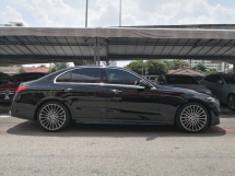 2023 MERCEDES-BENZ C-CLASS C300 AMG Model Baharu TAHUN DIBUAT 2023 CKD Selesai 15000 km Sahaja Di Bawah Mercedes Malaysia Waranti kepada 2027