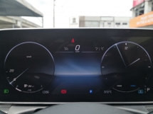 2023 MERCEDES-BENZ C-CLASS C300 AMG Model Baharu TAHUN DIBUAT 2023 CKD Selesai 15000 km Sahaja Di Bawah Mercedes Malaysia Waranti kepada 2027