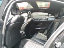 2023 MERCEDES-BENZ C-CLASS C300 AMG Model Baharu TAHUN DIBUAT 2023 CKD Selesai 15000 km Sahaja Di Bawah Mercedes Malaysia Waranti kepada 2027