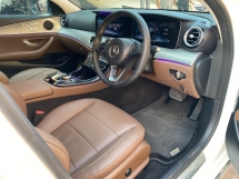 2016 MERCEDES-BENZ E-CLASS E200 2.0 (A) CBU Avantgarde Reg 2017 Waranti Percuma