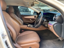 2016 MERCEDES-BENZ E-CLASS E200 2.0 (A) CBU Avantgarde Reg 2017 Waranti Percuma