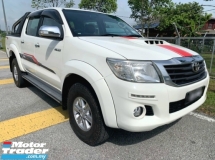 2015 TOYOTA HILUX VNT 4WD D-4D GREEN ENGINE AUTO PICKUP LEATHER SEAT ONE OWNER CONDITION TIPTOP FREE WARRANTY AND MORE