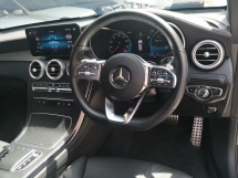 2020 MERCEDES-BENZ GLC-CLASS GLC300 2.0cc AMG Tahun Dibuat 2020 4Matic Mil 30000 km Sahaja Waranti CYCLE Servis Penuh kepada 2025