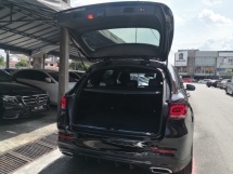 2020 MERCEDES-BENZ GLC-CLASS GLC300 2.0cc AMG Tahun Dibuat 2020 4Matic Mil 30000 km Sahaja Waranti CYCLE Servis Penuh kepada 2025