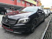 2014 梅赛德斯-奔驰 A 级 A250 AMG CBU 掀背车 W176 年制造 2014 CKD 本地全方位服务 (2 年保修)