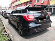 2014 梅赛德斯-奔驰 A 级 A250 AMG CBU 掀背车 W176 年制造 2014 CKD 本地全方位服务 (2 年保修)