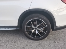 2020 梅赛德斯-奔驰 GLC 梅赛德斯-奔驰 GLC300 2.0cc AMG 系列 (一个) 里程 26,000 公里