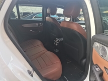 2020 梅赛德斯-奔驰 GLC 梅赛德斯-奔驰 GLC300 2.0cc AMG 系列 (一个) 里程 26,000 公里