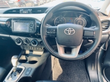 2017 TOYOTA HILUX 2.4 (A) Kulit Rekod Servis Penuh G VNT 64K KM