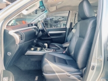 2017 TOYOTA HILUX 2.4 (A) Kulit Rekod Servis Penuh G VNT 64K KM