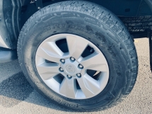 2017 TOYOTA HILUX 2.4 (A) Kulit Rekod Servis Penuh G VNT 64K KM