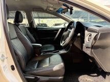 2018 丰田花冠ALTIS 1.8 G FACELIFT 无钥匙启动皮革相机