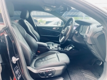 2021 BMW 2 Siri 218i m-sport CKD 33k km Waranti Perkhidmatan Penuh 2026