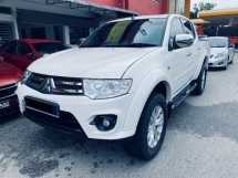 2014 三菱TRITON 2.5 在改片天窗相机皮革座椅 