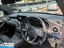 2022 梅赛德斯-奔驰 GLC 级 GLC300 2.0cc AMG 系列 (UW03/2026) REG 2022