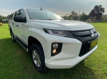 2022 MITSUBISHI TRITON 2.5 (A) 4 X 4 TIP TIOP HIGH LOAN DEPOSIT RM300