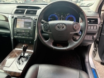 2015 TOYOTA CAMRY 2.5 Kerusi Kulit BSM Facelift Hibrid F/Waranti