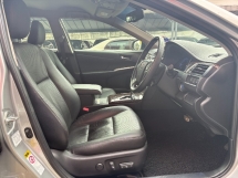 2015 TOYOTA CAMRY 2.5 Kerusi Kulit BSM Facelift Hibrid F/Waranti