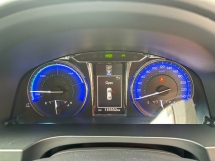 2015 TOYOTA CAMRY 2.5 Kerusi Kulit BSM Facelift Hibrid F/Waranti
