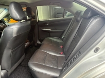 2015 TOYOTA CAMRY 2.5 Kerusi Kulit BSM Facelift Hibrid F/Waranti