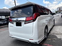 2015 TOYOTA ALPHARD 2.5 (A) Facelift Modelista Kit Leather Seat Camera