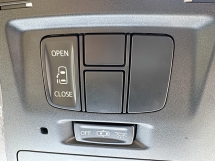 2015 TOYOTA ALPHARD 2.5 (A) Facelift Modelista Kit Leather Seat Camera
