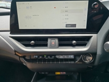 2023 Lexus UX 200 2.0Model mewah CC (CBU) (UW04/2028) REG 2023